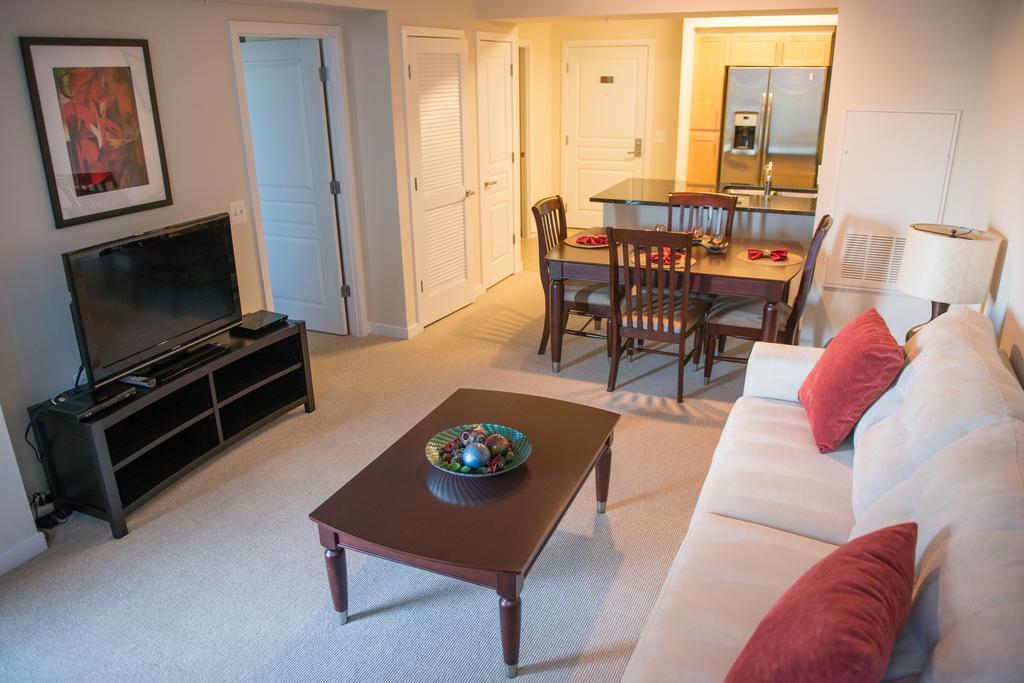 أرلنغتون Crystal Quarters Corporate Housing At The Gramercy الغرفة الصورة